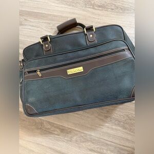 Vintage Authentic Oscar De La Renta overnight bag